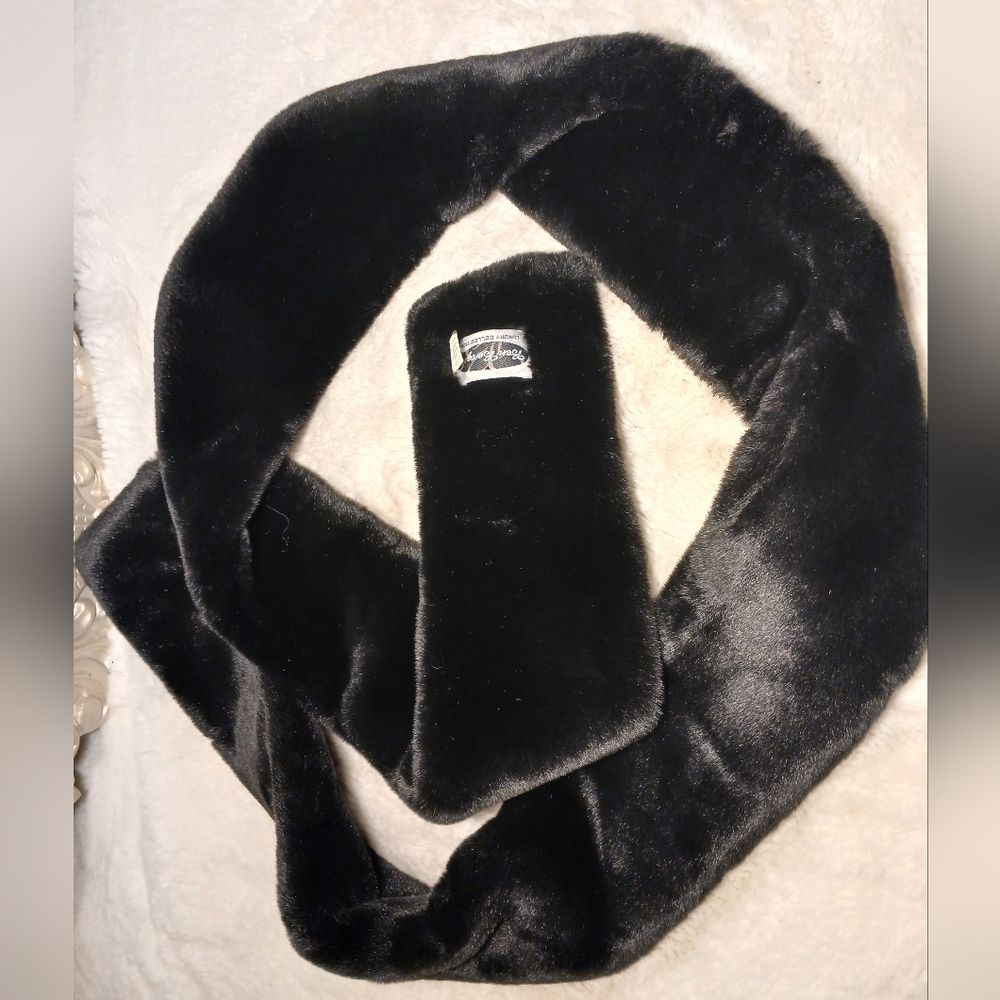 Luxurious Black Faux Fur Scarf
